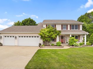 709 Northridge Dr, Mahomet, IL