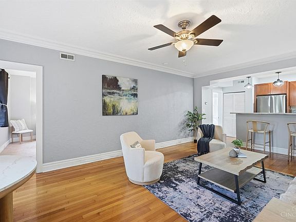 5th image of 2324 Park Ave Unit 24