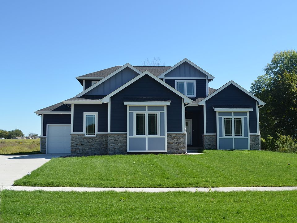 1st image of 301 Woodhaven Dr