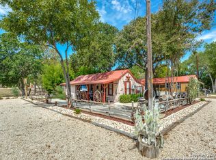 704 14th St, Bandera, TX 78003