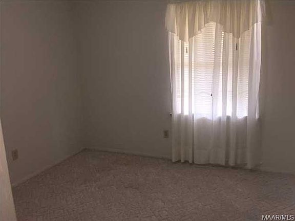 5th image of 160 Linda Ln