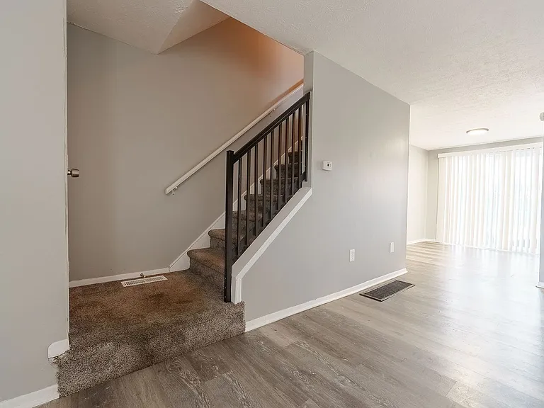 100 Heritage Cir #122 — Photo 4
