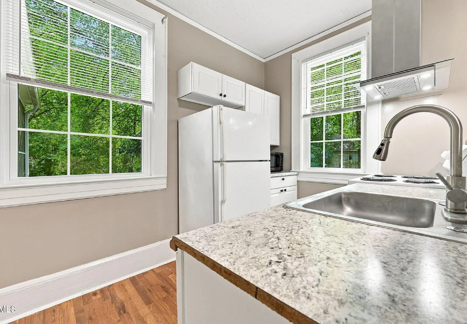 1 bed, 1.0 bath, $1,550 — Photo 4