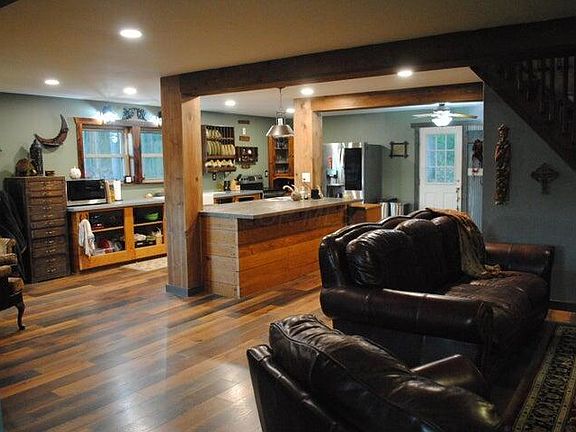 4th image of 20561 Canada Rd