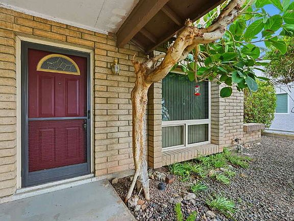 3rd image of 1805 W Curry Dr