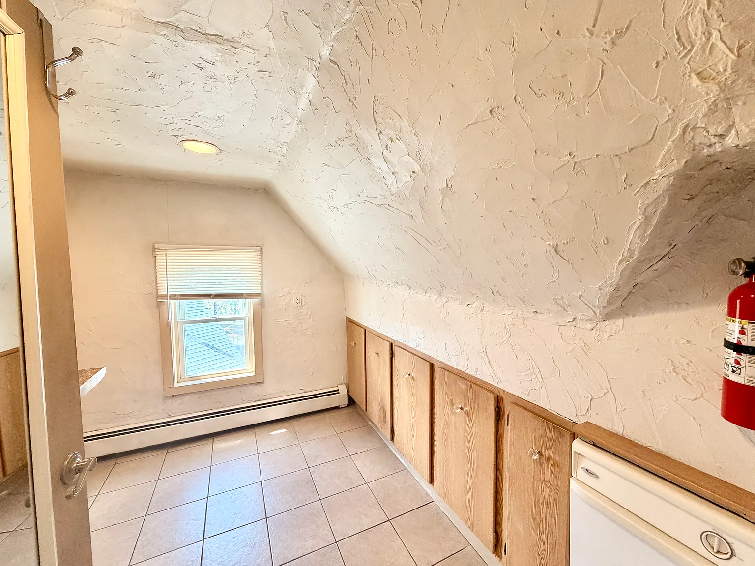 1 bed, 450 sqft, $2,100 — Photo 2