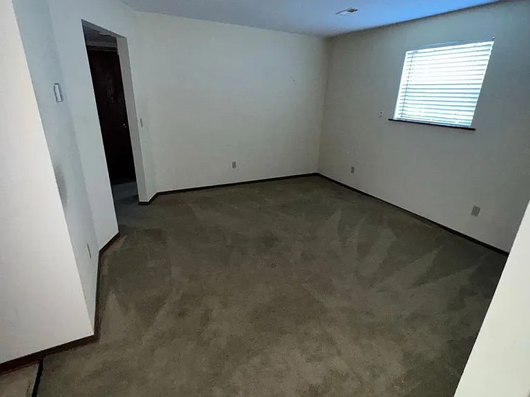 420 N East Park Ln — Photo 12
