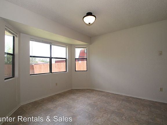 4th image of 2805 Derby Dr