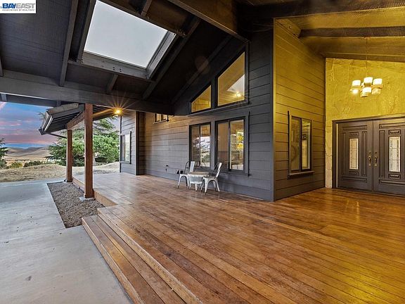 5th image of 8191 Highland Rd