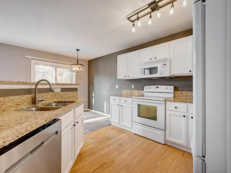 9725 Canberra Ct — Photo 9