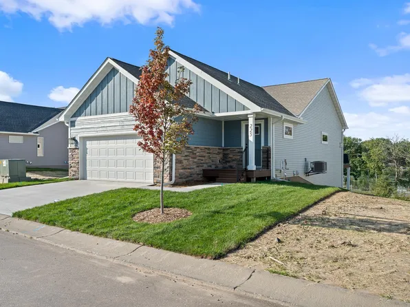 225 McCarrons Pl W, Saint Paul, MN 55113