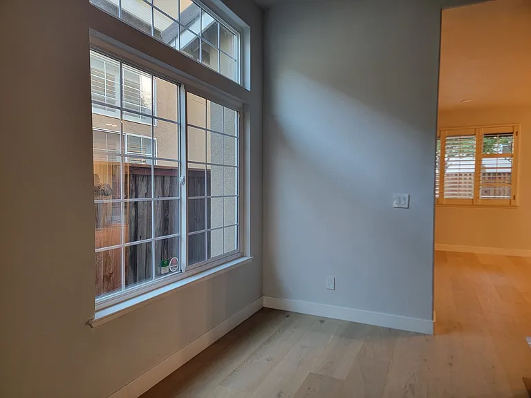 1017 Phoenix Ct — Photo 7