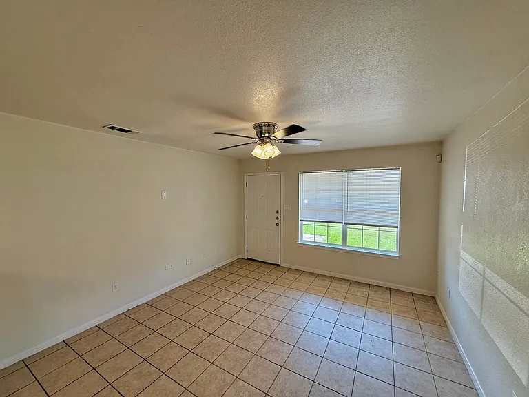 3110 Baldwin Loop — Photo 4