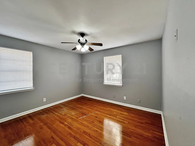 714 Cranbrook Ln — Photo 10