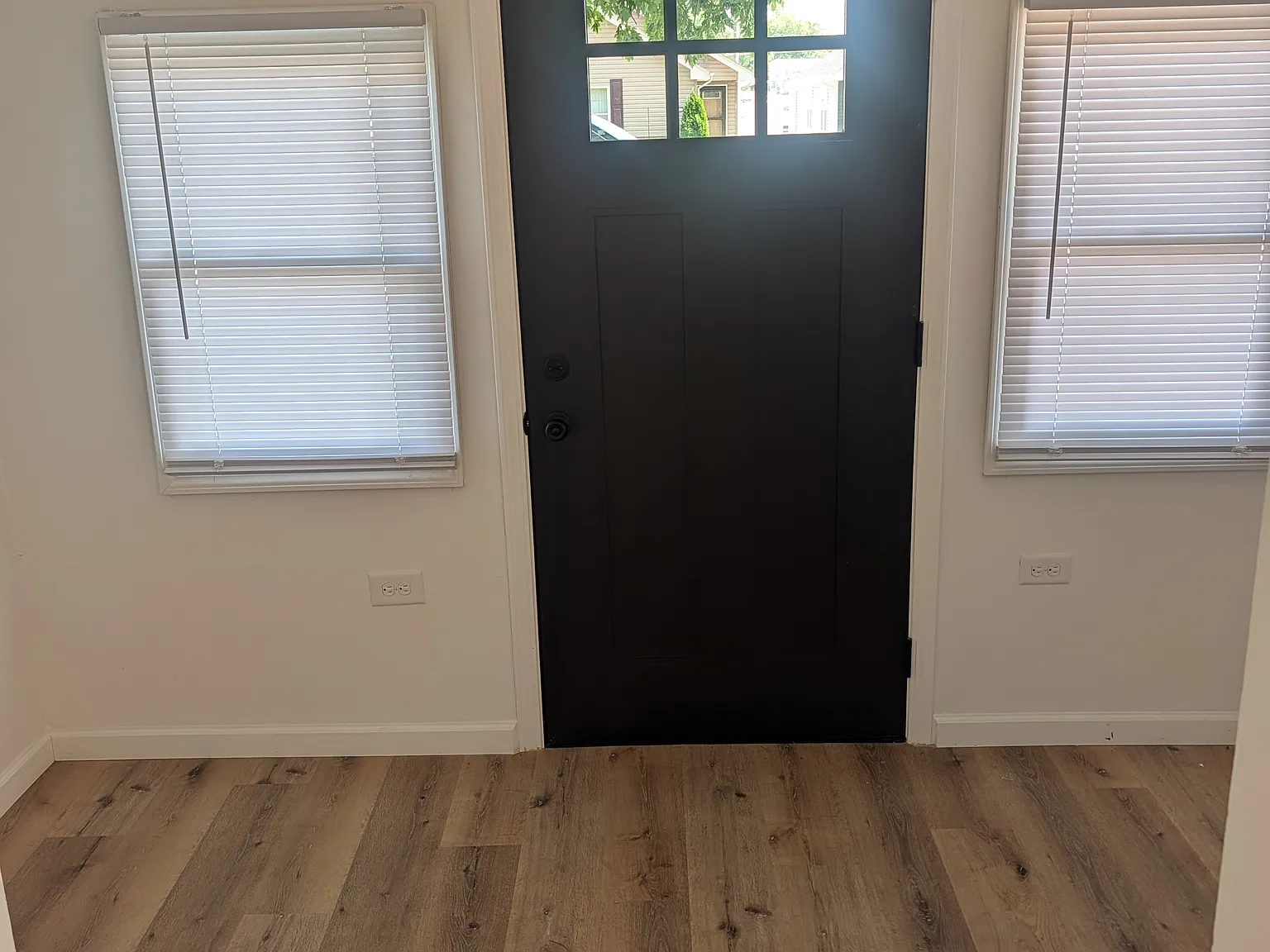 4 bed, 1300 sqft, $2,000 — Photo 2