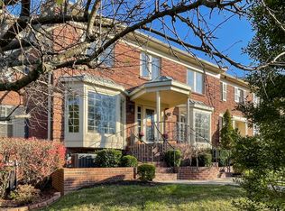 8 Riding Ridge Rd, Prospect, KY 40059