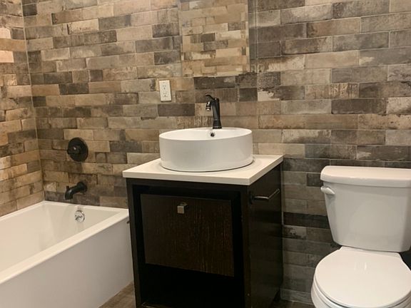 4th image of 1629 Park Pl #1B
