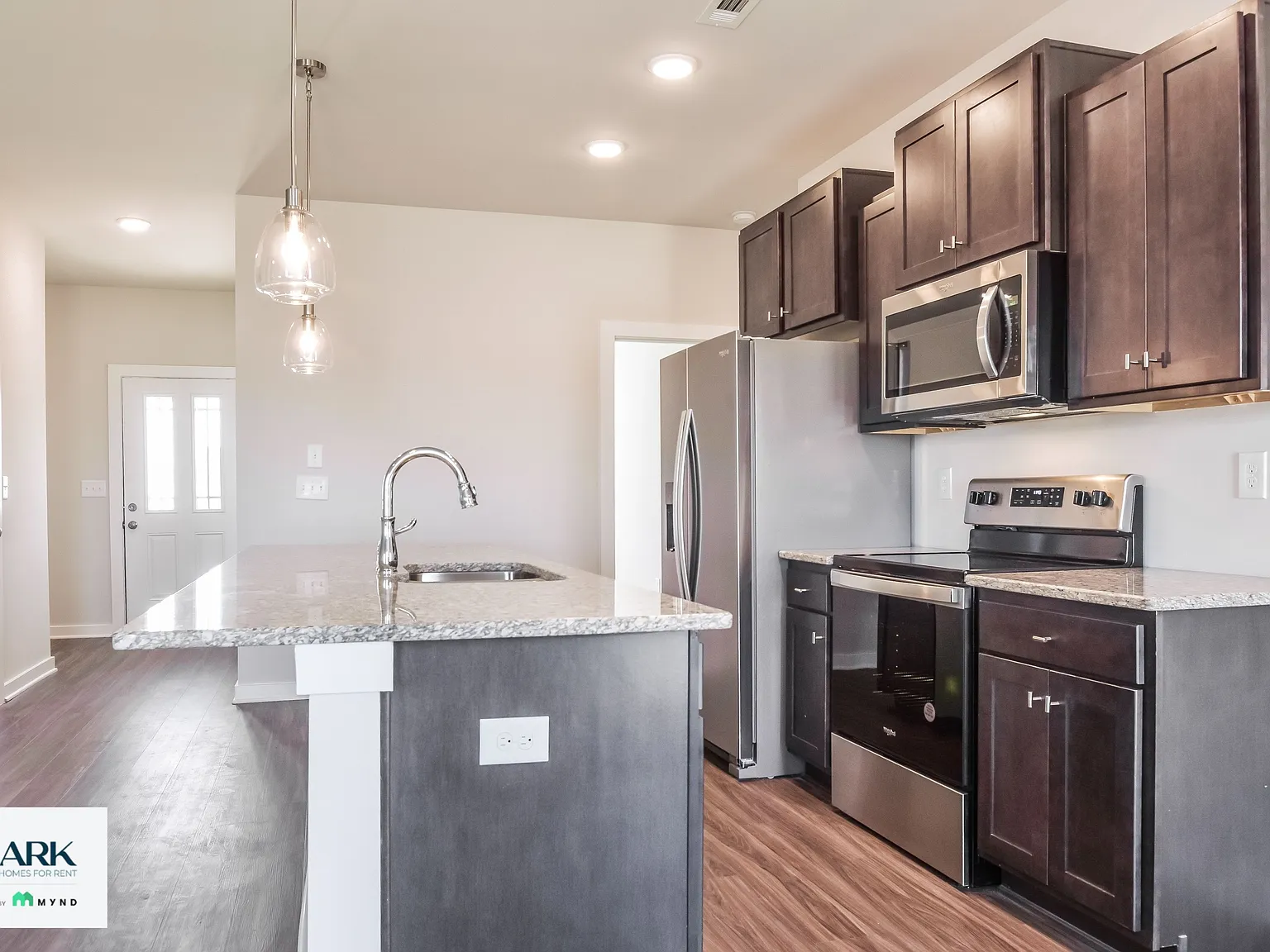 4 bed, 2.0 bath, 1574 sqft, $1,779 — Photo 4