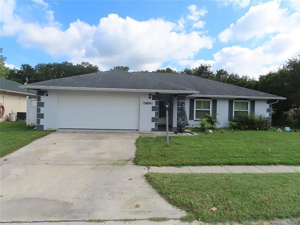 3 bed, 2.0 bath, 1544 sqft, $2,500 — Photo 1