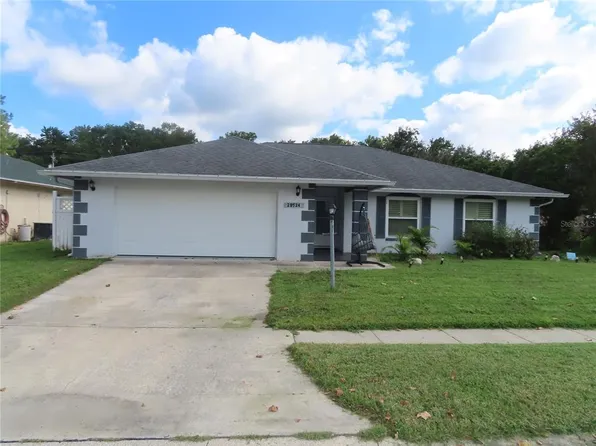 28524 Twinbrook Ln, Zephyrhills, FL 33543