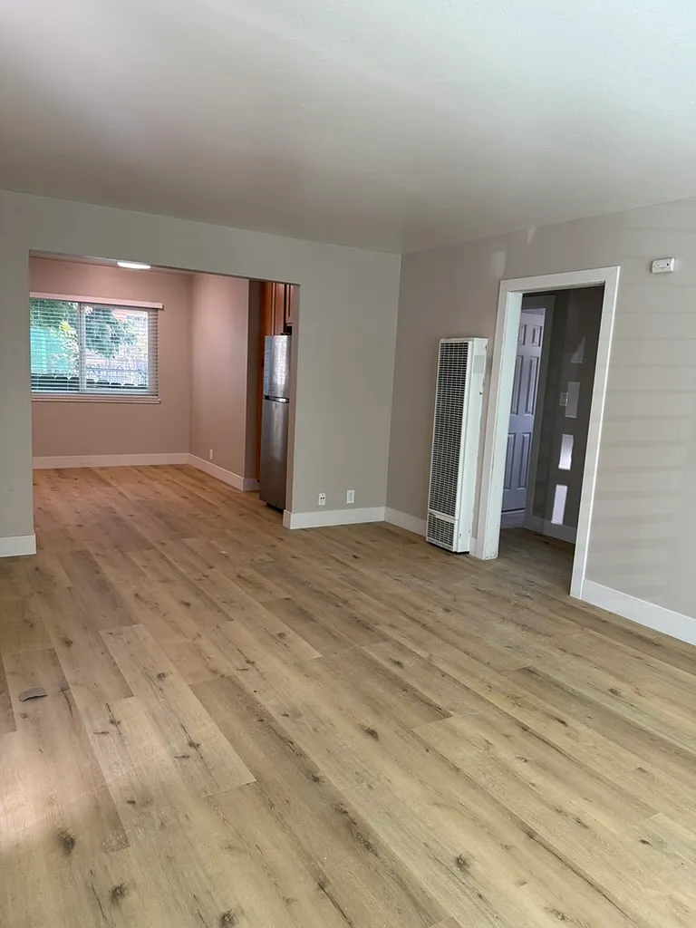 2 bed, 1000 sqft, $2,995 — Photo 2
