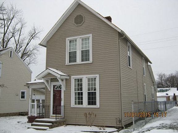 2nd image of 570 Laurel St