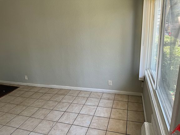 3rd image of 691 El Camino Ave #1-8