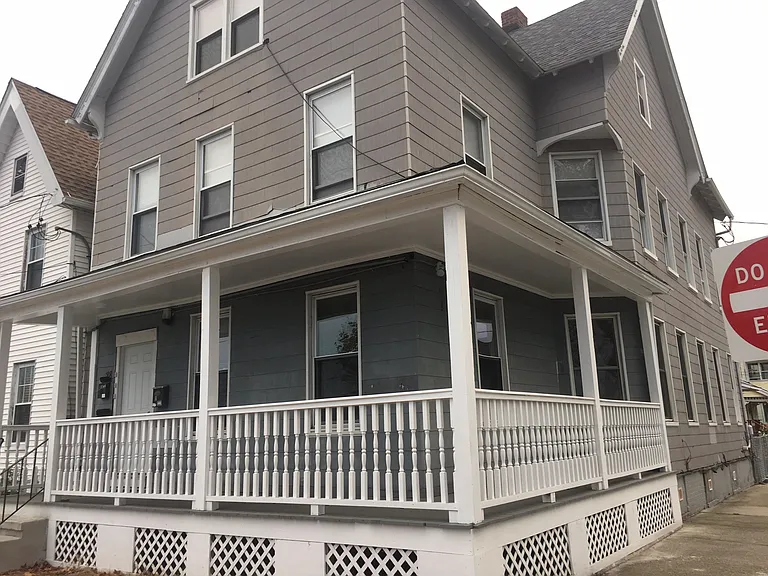28 Cedar St #1 — Photo 6