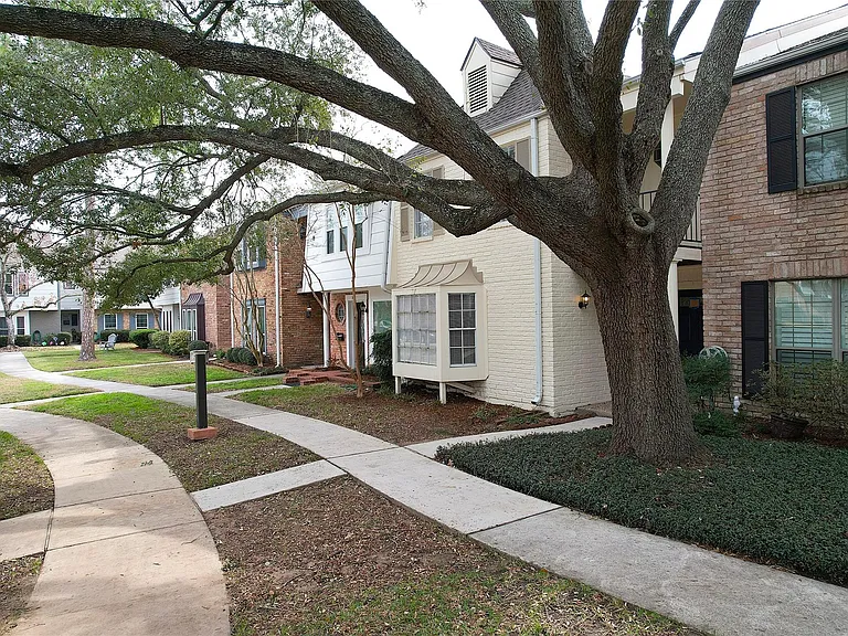 14147 Misty Meadow Ln — Photo 3