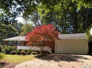 302 Brookmeade Dr, Statesville, NC 28625