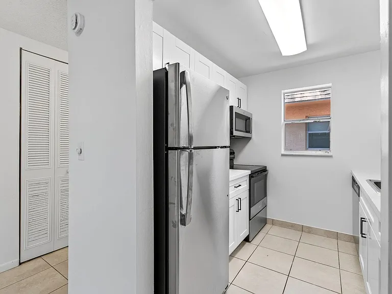 450 SW 2nd Ave #205 — Photo 12