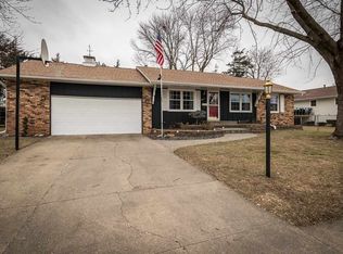 1435 19th Ave, Camanche, IA 52730