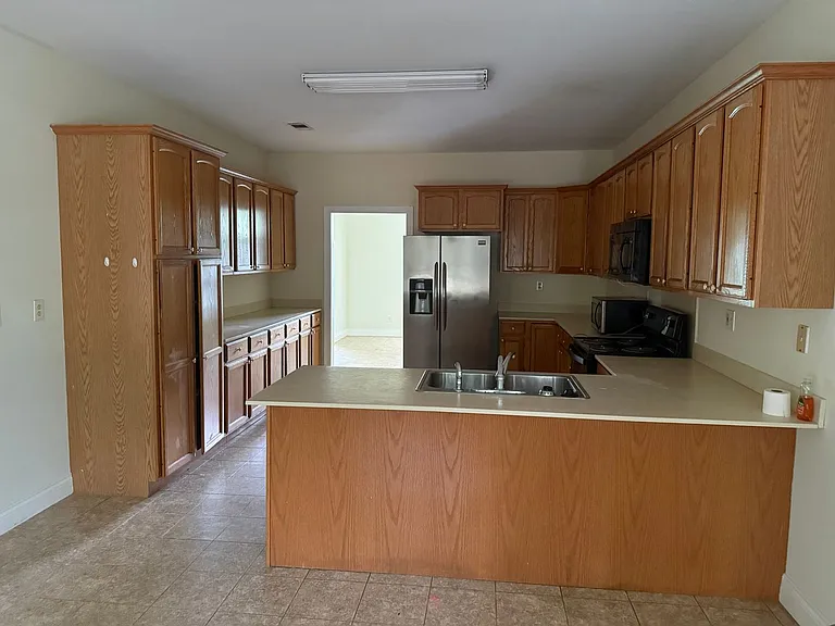 252 Dedria Ln — Photo 3