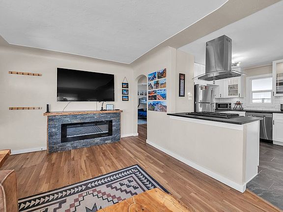 4th image of 4630 Wyandot St