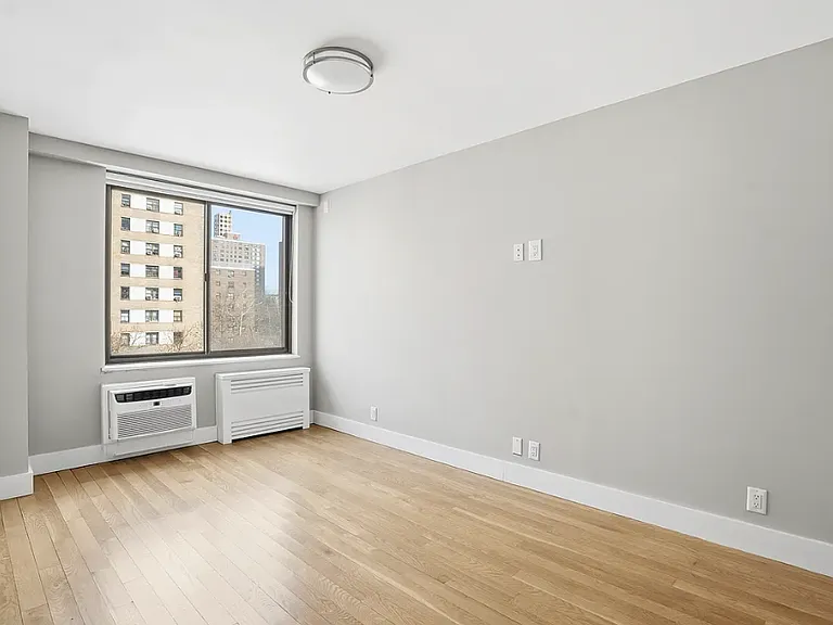 792 Columbus Ave #7P — Photo 12