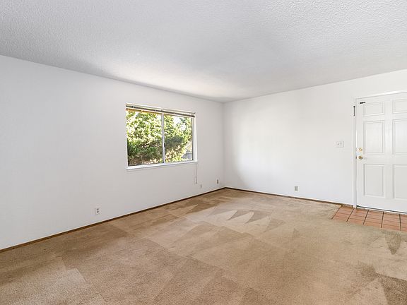 2nd image of 24089 Park St
