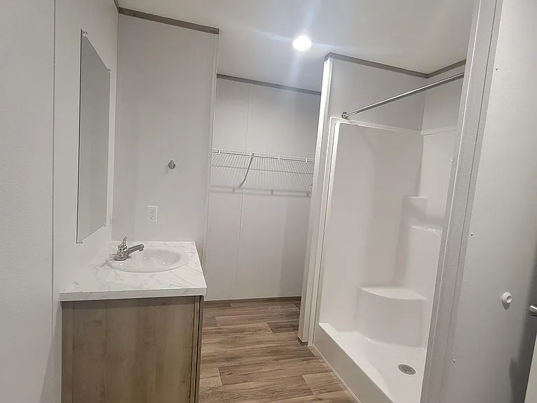 115 W Everett St — Photo 15