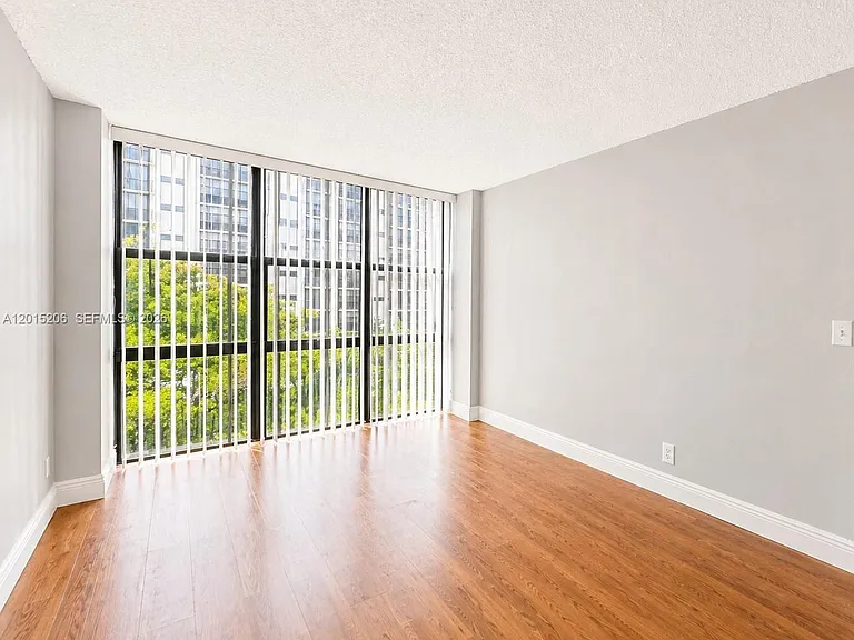 17011 N Bay Rd #503 — Photo 18