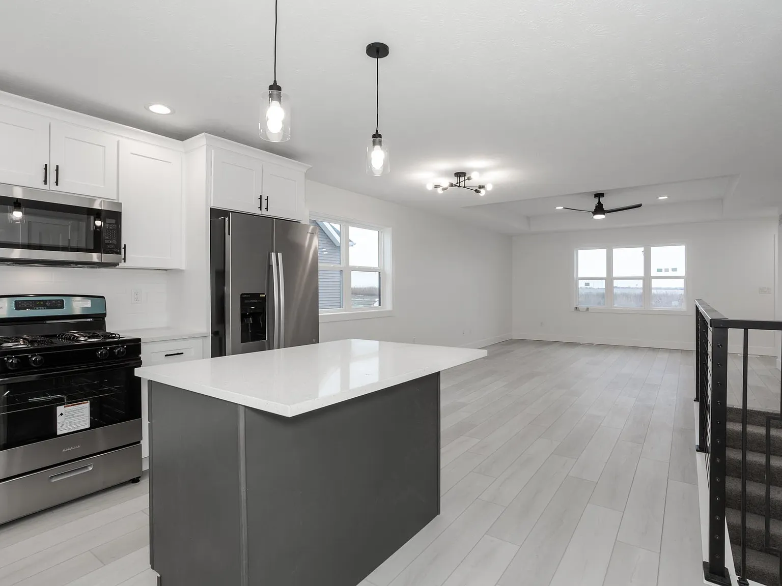 1527 Duncannon Dr — Photo 4