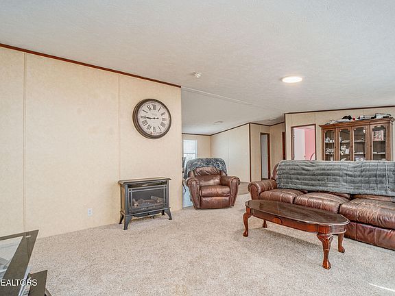 5th image of 521 Old Poplar Springs Rd