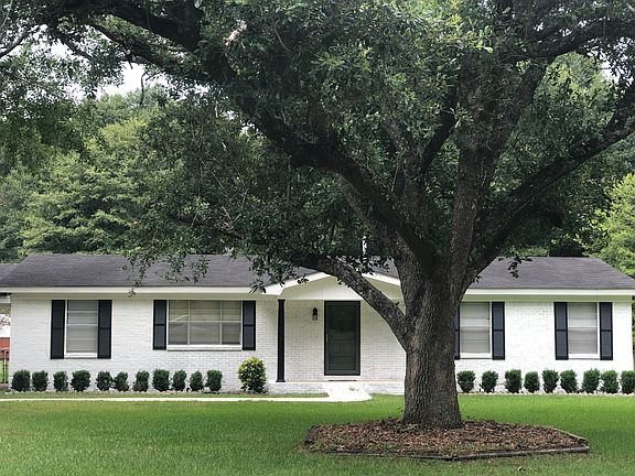 2nd image of 3251 Woodard Dr