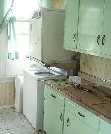 kitchen (washer/dryer)