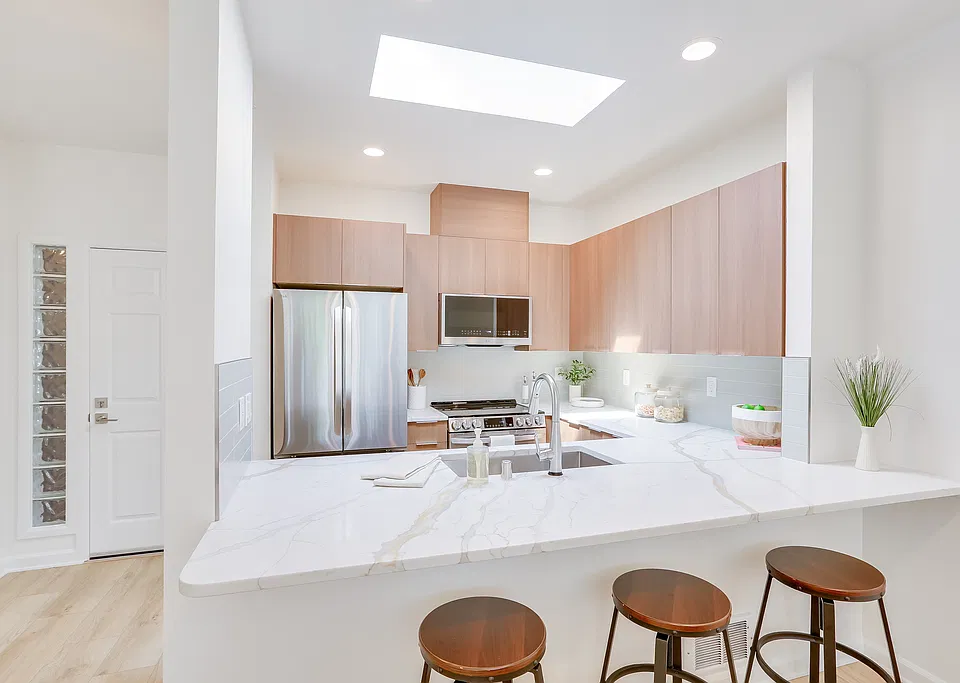 122 State St S #310E