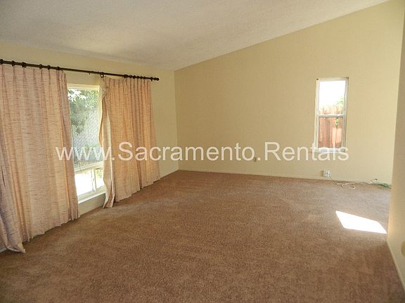 3rd image of 4937 Palm Ave