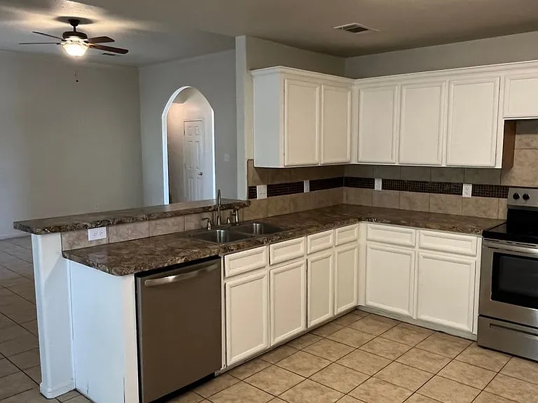 220 Nolan Ridge Dr — Photo 4