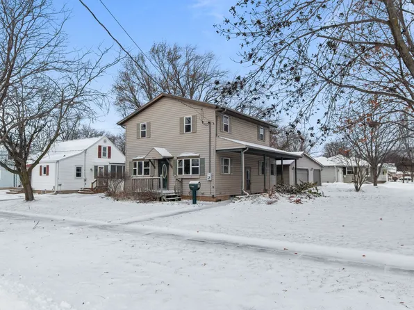 726 E Lincoln Ave, Little Chute, WI 54140