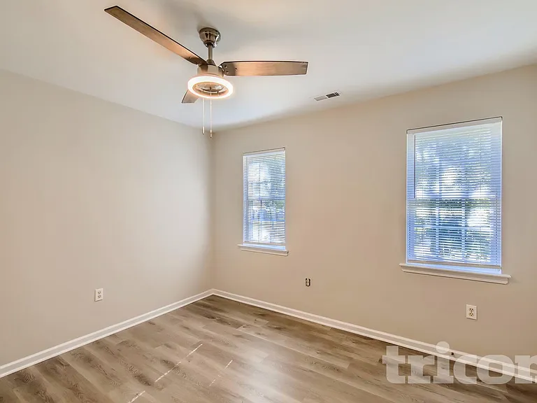 9022 Jaldena Dr — Photo 8