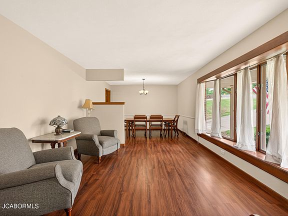 5th image of 2125 Cedar Hill Rd