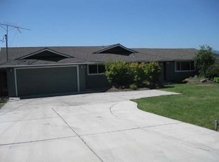 2000 Hondeleau Ln, Medford, OR 97504