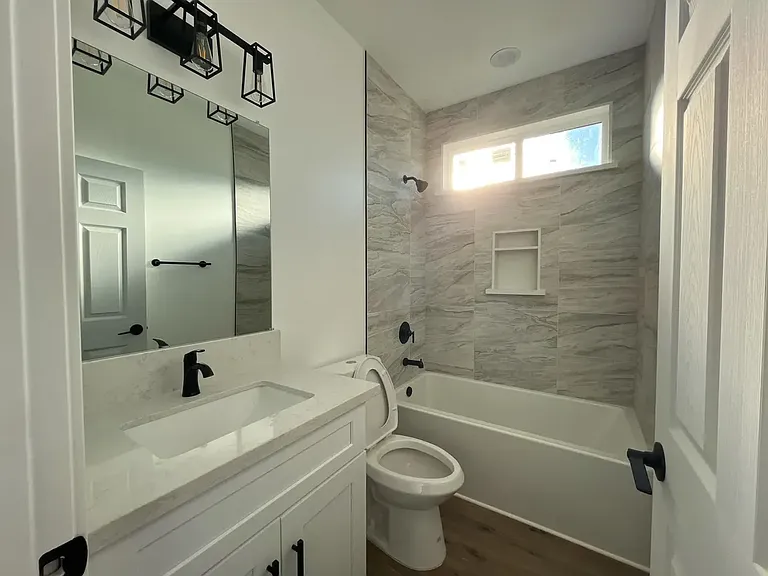 8109 Underwood Ave — Photo 5